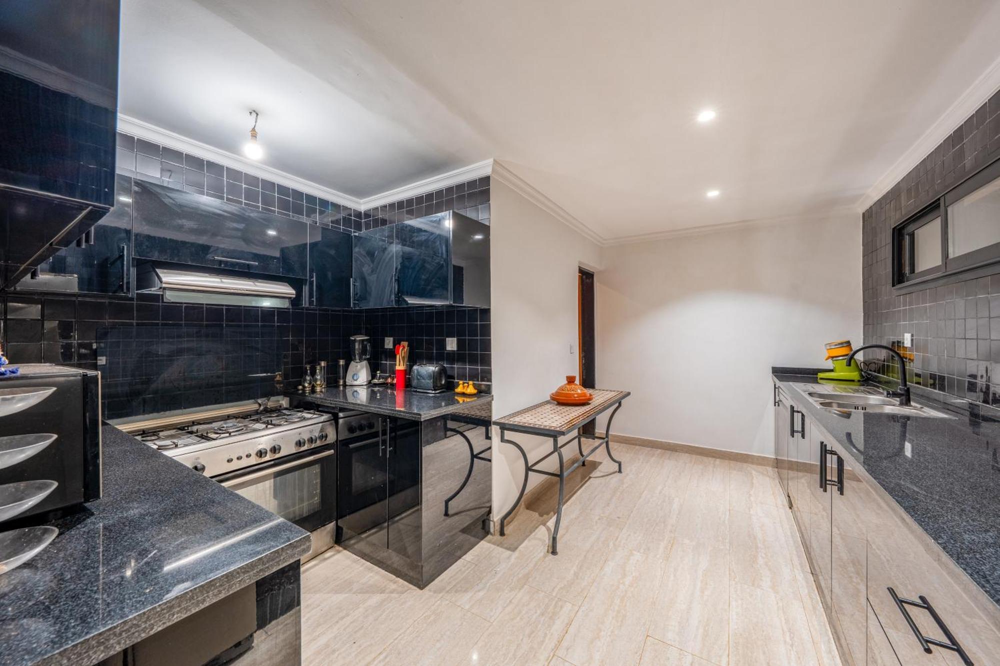 Simari Palmeraie Marrakech Nouveau! Petit Dejeuner Compris-entierement Renovee-superbe Piscine Privee Chauffee-personnel De Maison Inclus-grand Jardin De 2000m2-terrain De Petanque-ambiance Typique Berbere-havre De Paix Villa Marrakesh