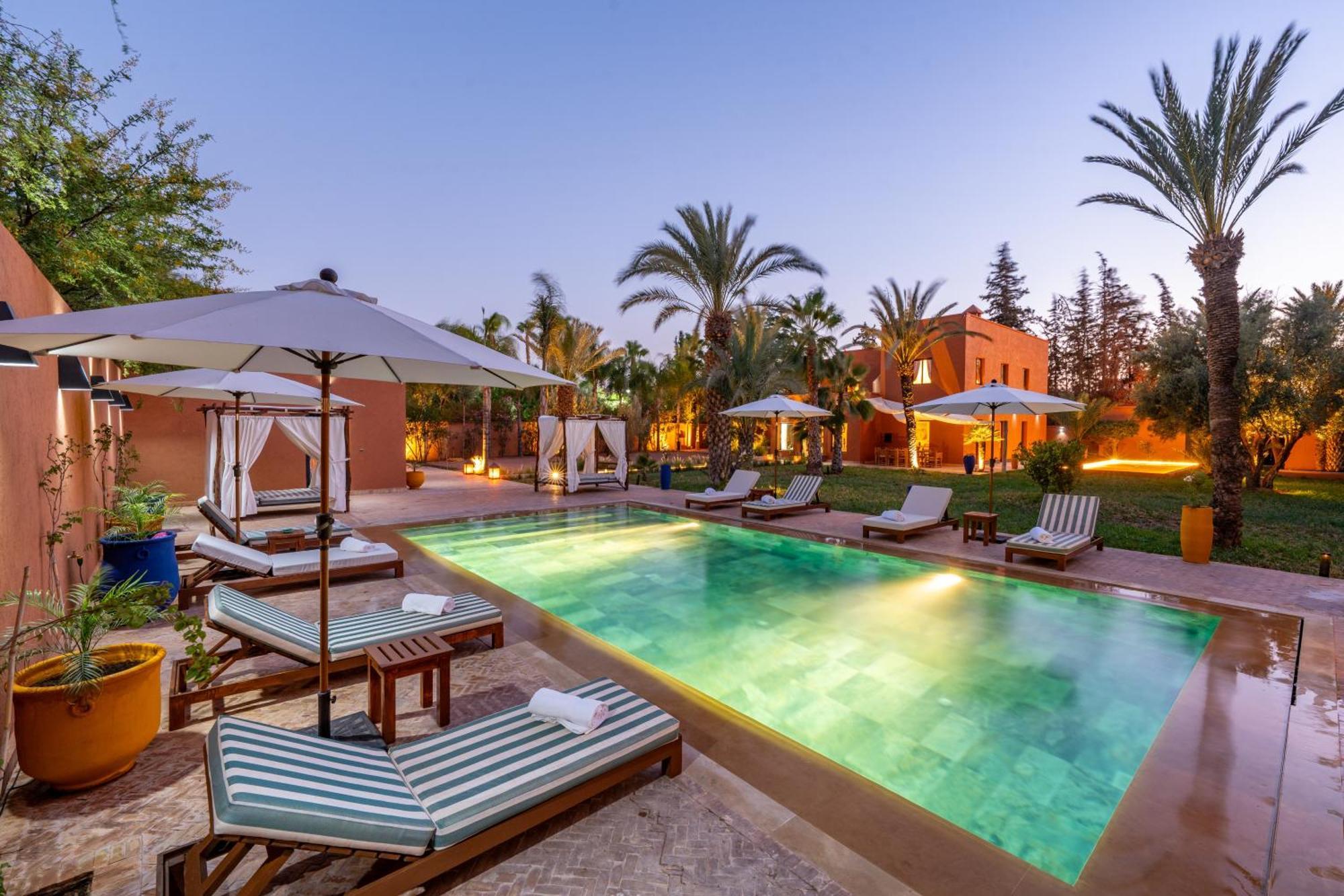 Simari Palmeraie Marrakech Nouveau! Petit Dejeuner Compris-entierement Renovee-superbe Piscine Privee Chauffee-personnel De Maison Inclus-grand Jardin De 2000m2-terrain De Petanque-ambiance Typique Berbere-havre De Paix