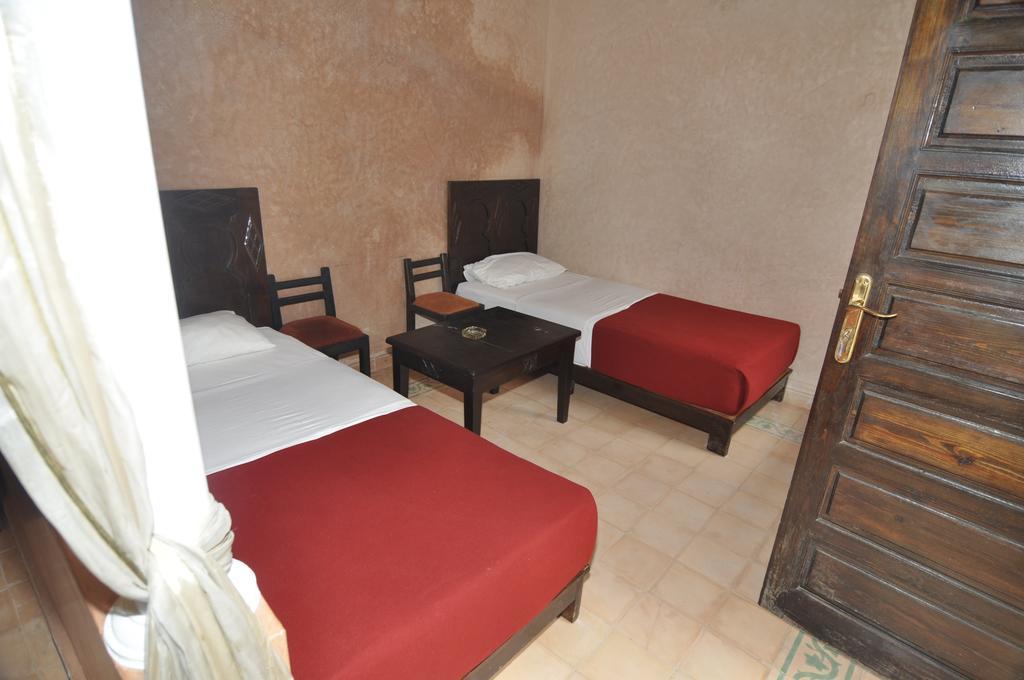 Cecil Hotel 2*