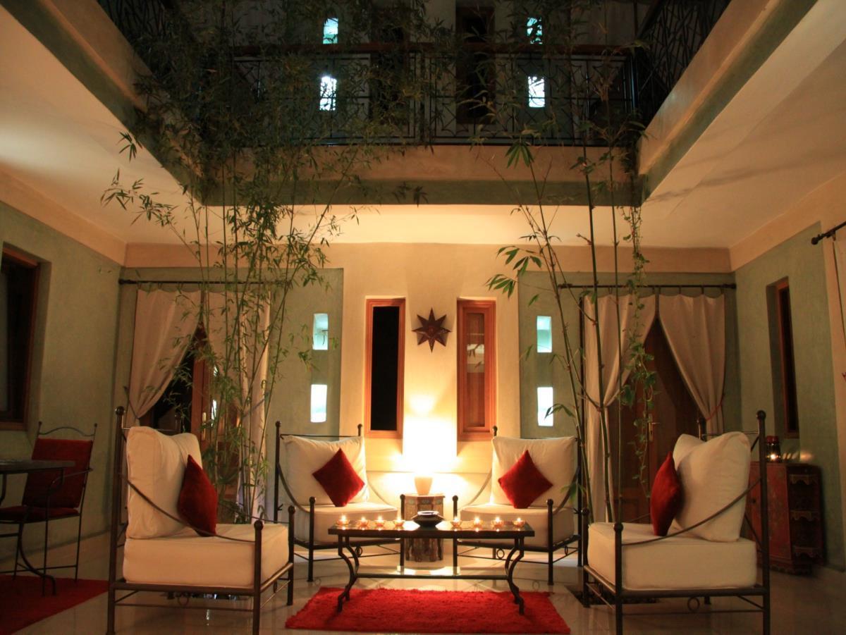 Riad L'heure D'eté 4*