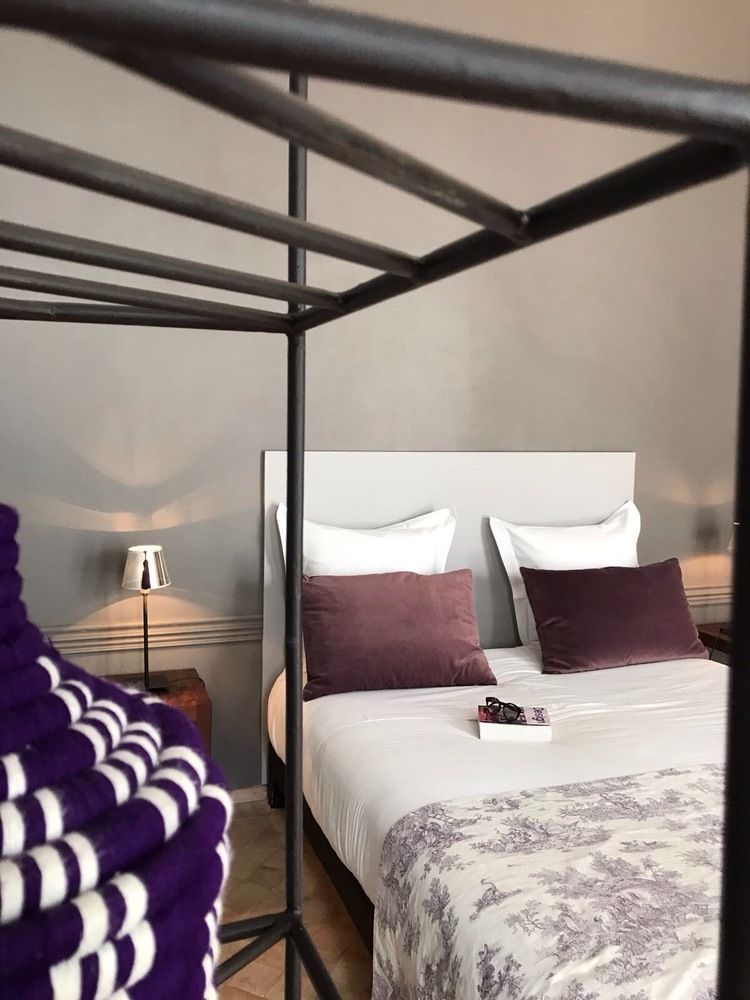 Bab 54 Guest house