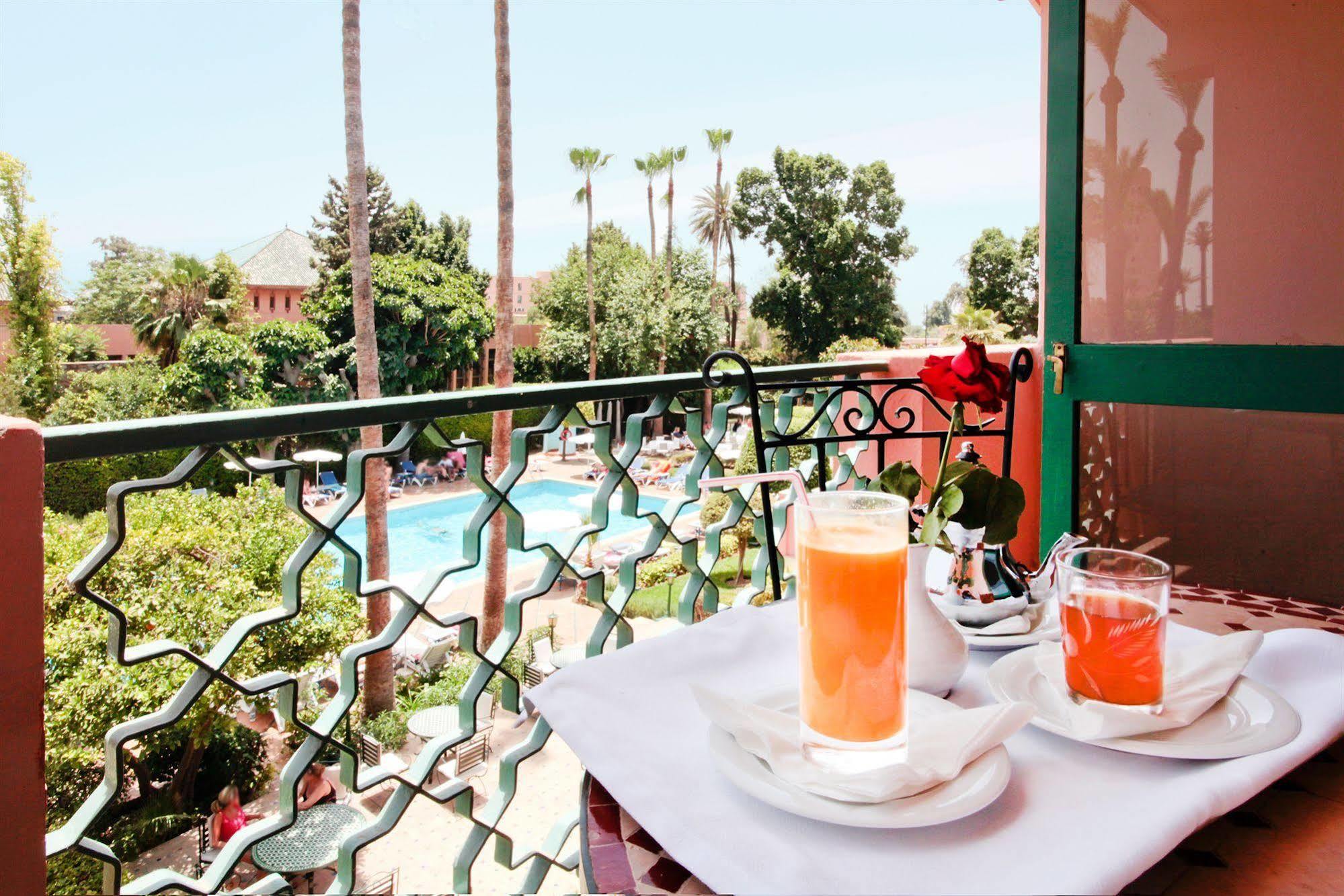 Chems Hotel 4*