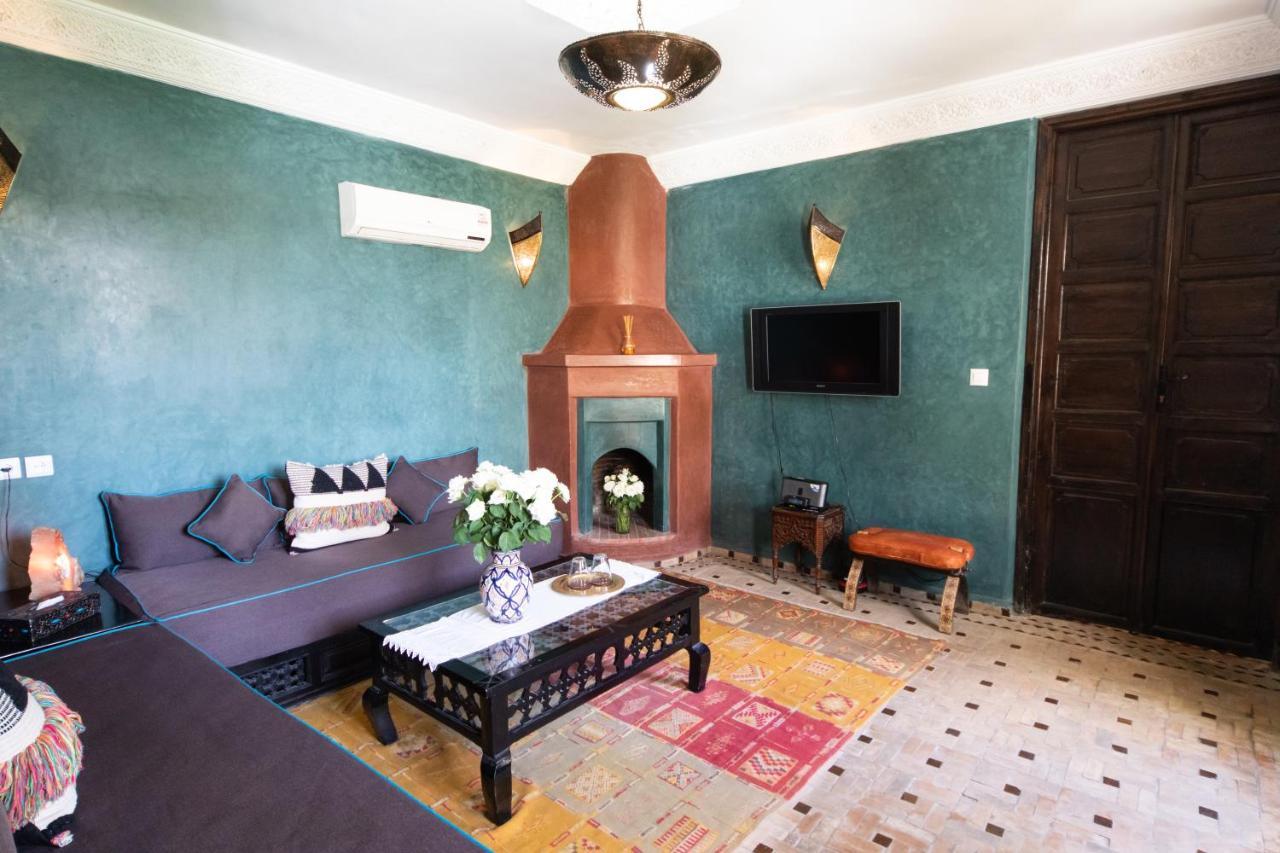 Riad Akush 2*