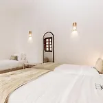 Riad Nayanour