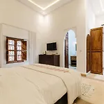 Riad Nayanour