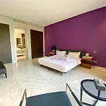 Oliver Palm Resort