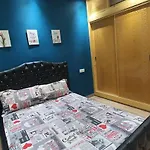 شقة بحي تاركة