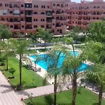 Appartement Avec Espaces Verts Et Piscine