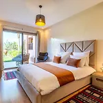 Atlas View With Garden- Appt In Prestigia