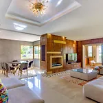Somptueux 3 Chambres De 160 M². Front De Golf