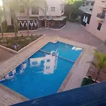 Appartement Avec Espaces Verts Et Piscine