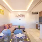 New! Luxe Et Moderne En Plein Gueliz, Terrasse