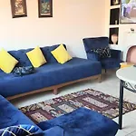 Cosy Flat And Pools
