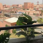 Appartement Plaisant Et Bien Equipe Avec Piscine
