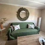 Petit Appartement Moderne Et Cosy En Plein Centre
