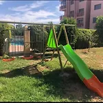 Superbe Appartement Equipe En Residence Propre Avec Piscine