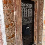 Une Maison Au Centre De L\'Ancienne Medina