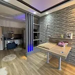 Cosy Appartement In The Center Of The Red City