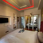 Cosy Appartement In The Center Of The Red City