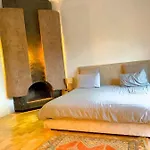 Bienvenue A La Villa Luxe De 3 Suites Pour Location Journee !