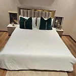 Family Apartment With Swimming Pool Air Conditionning And Elevator