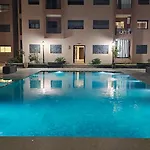 Family Apartment With Swimming Pool Air Conditionning And Elevator