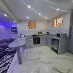 Magnifique Appartement Duplex A 5Min De L\'Aeroport De Marrakech