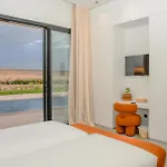 Villa S