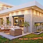 Villa Magnifia Avec Piscine A 20 Min De Marrakech - Ark Realty