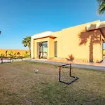 Villa Perle Rouge, Piscine , Cuisiniere, Billard, Playstation5