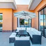 Villa Perle Rouge, Piscine , Cuisiniere, Billard, Playstation5