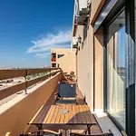 Modern & Charming Apartment In The City Center