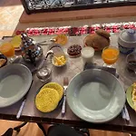 Riad Privatise Jusqu A 5 Personnes A 5 Minutes Place Jemma El Fna Loue Avec Menage Et Petit Dejeuner Compris