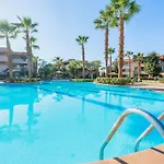 Relax Front Of Pool-Golf-Atlas