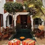Riad Prive Sadaka Bassin Rooftop