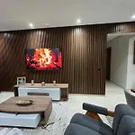 Appartement Luxueux Au Centre Geuliz