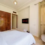 Green Oasis Poolside Luxury App