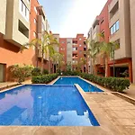 Modern Flat With Double Patio Right Next To Marrakech Center