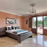 Villa Dauphin