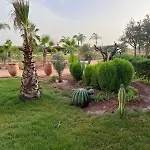 Appartement Elegant Avec Vue Sur Piscine Jardin Verdoyant Et Wifi Ultra Rapide