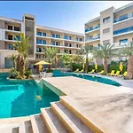 Appartement 2 Chambres Dans Residence Luxueux Avec Piscine