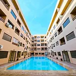 Appartement Au Centre Ville Gueliz Avec Piscine