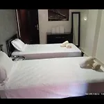 Chic Et Cosy Deux Chambres Avec Piscine