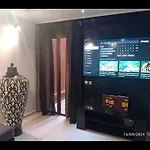 Chic Et Cosy Deux Chambres Avec Piscine