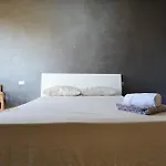 2 King Suites- Pool,Ac & Parking-Central Location