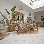 Riad Larbi Khalis