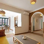 Elegant&Familial Appt Hivernage Pool Best Location