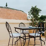 Boutique Hotel La Maison Darts Et Medicine