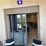 Un Elegant Appartement A Louer A Marrakech Avec Deux Piscines Et Une Situation En Centre Ville