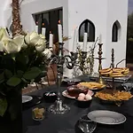 Villa Mauresque Jardin Luxuriant Et Piscine Privee Marrakech